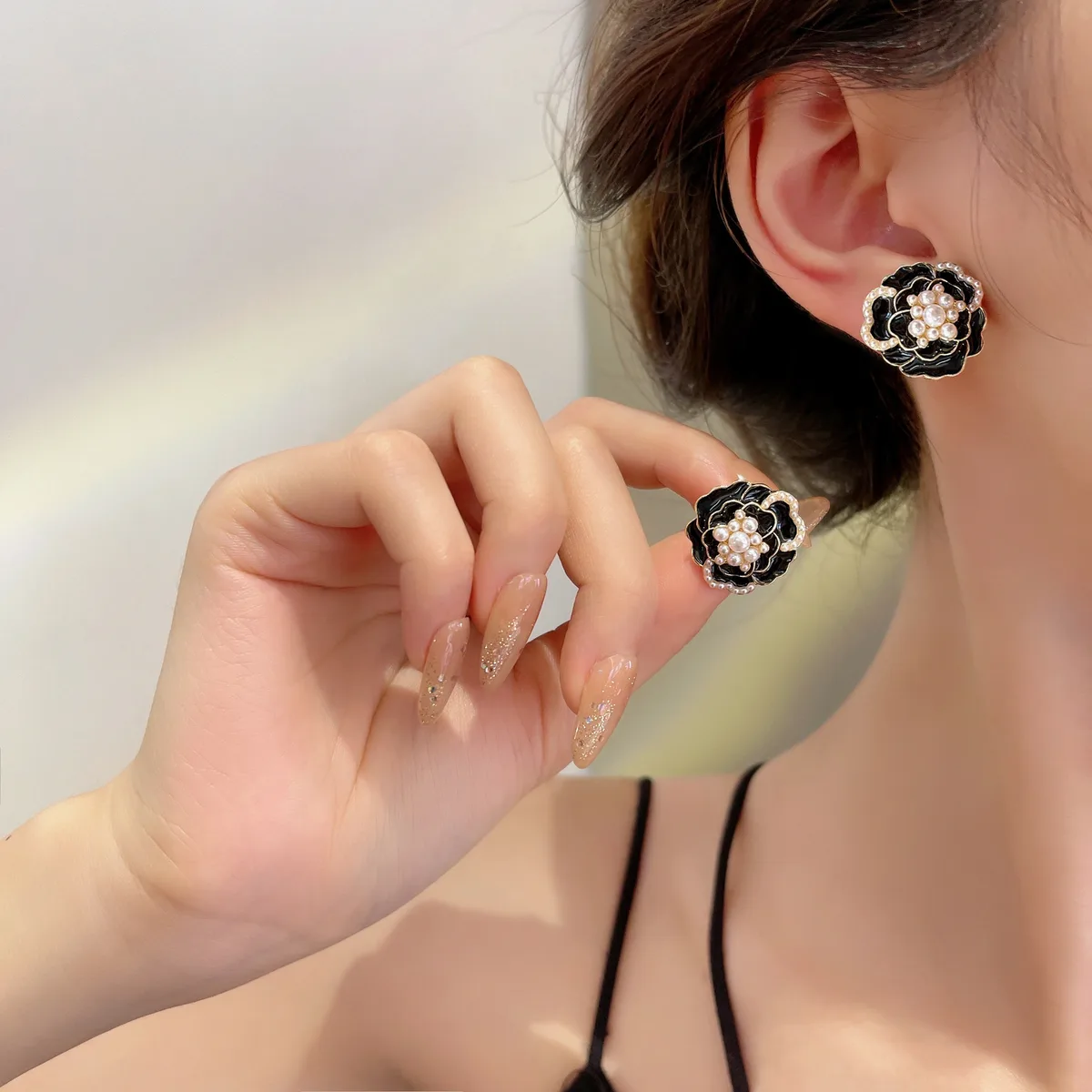 Rose Love Pearl Earrtop - slide 4
