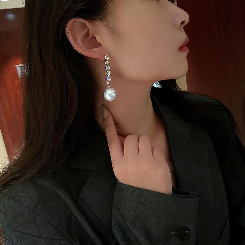 5 Stone Big White Pearl Earring - slide 3