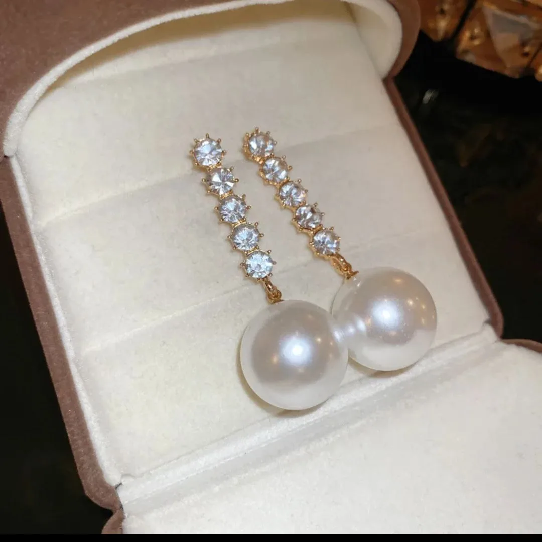 5 Stone Big White Pearl Earring - slide 4