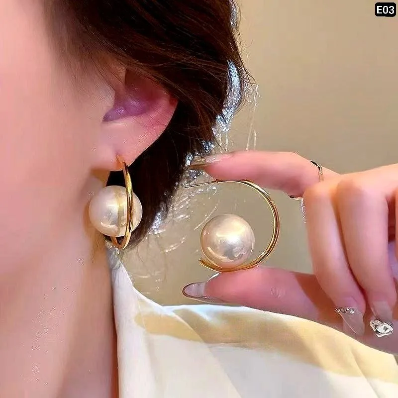 Moon Planet Interlock Earring - slide 4