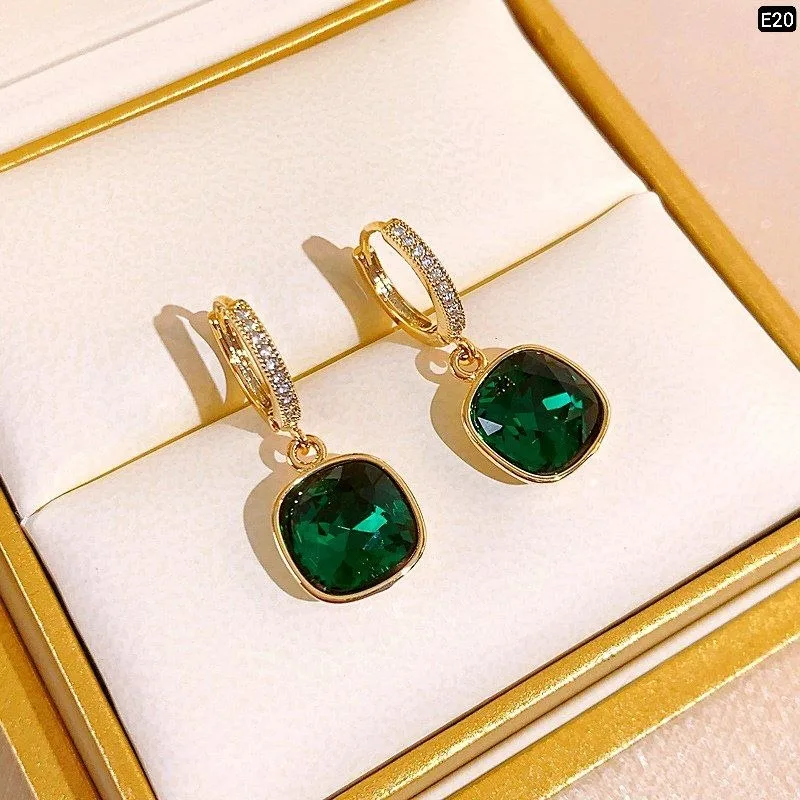 Real Stone Lock Earring - slide 2
