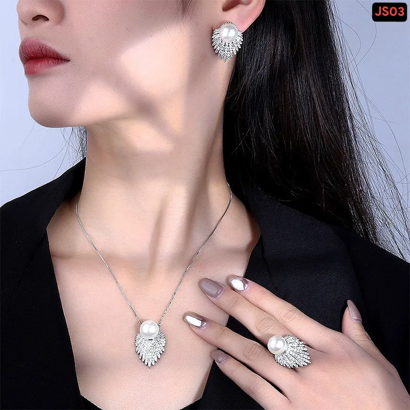 Leaf Pearl Jewellery Set - slide 3